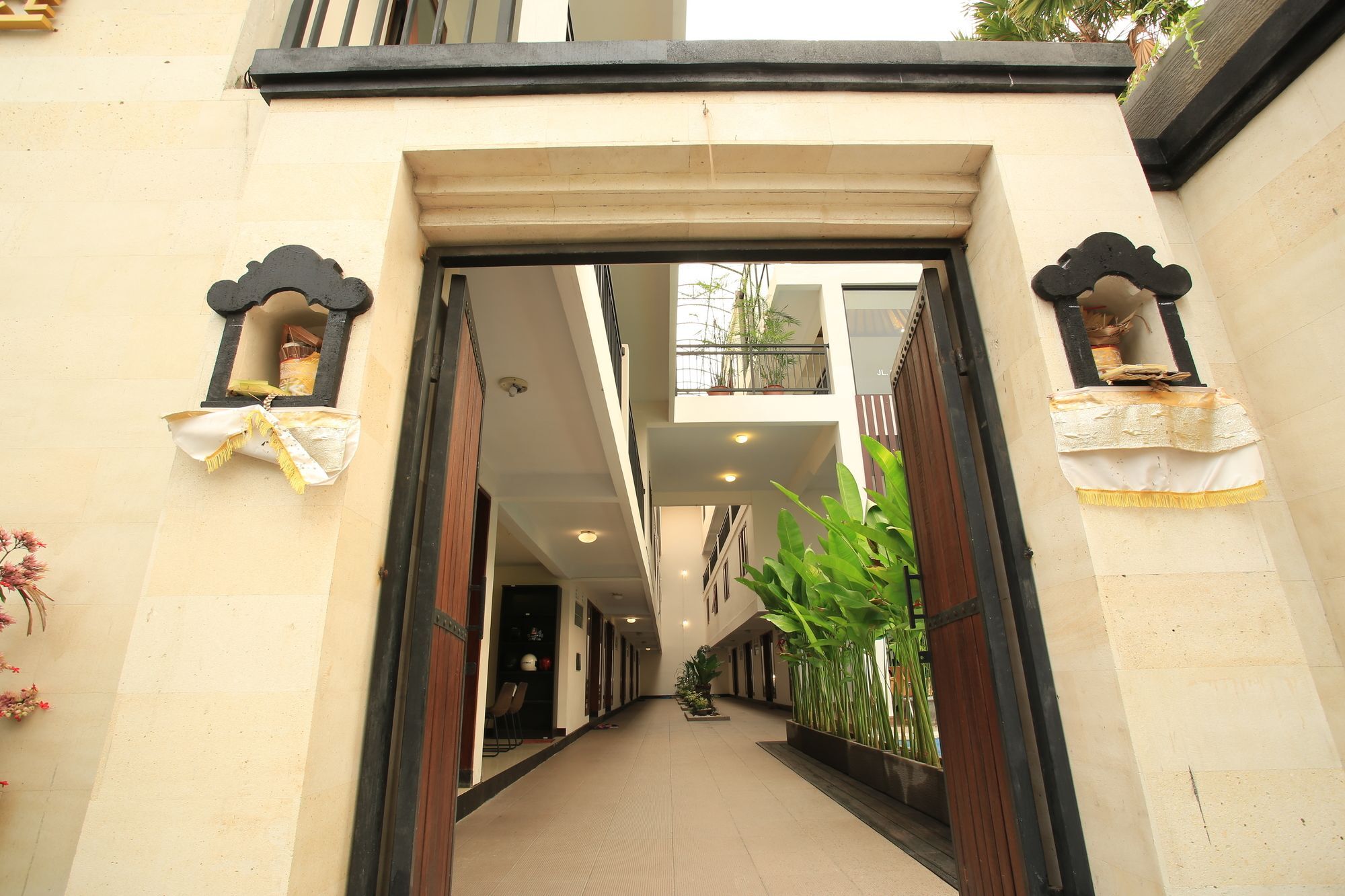 Legian Village Residence Семіньяк Екстер'єр фото